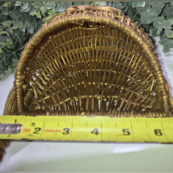 Gold Painted Wicker Wall Hanging Baskets - Picture 5 of 6